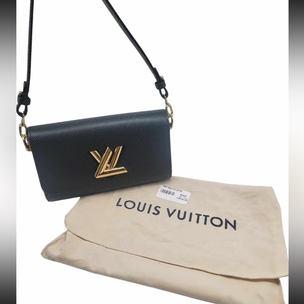 Louis Vuitton EPI Leather shoulder bag TWIST WEST EPI LEATHER